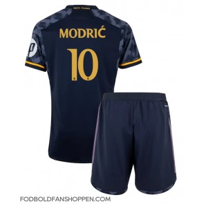 Real Madrid Luka Modric #10 Udebanetrøje Børn 2023-24 Kortærmet (+ Korte bukser)